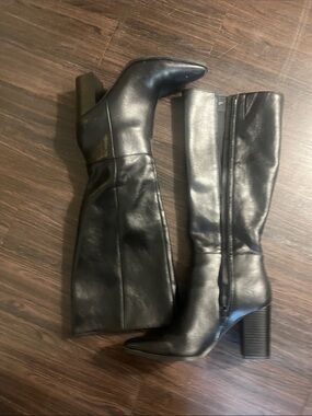 Unisa Black Knee-High Block Heel Boots